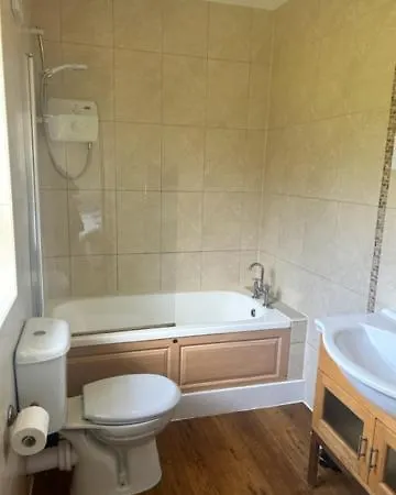 Sleeps 7. Town Center. Holiday home