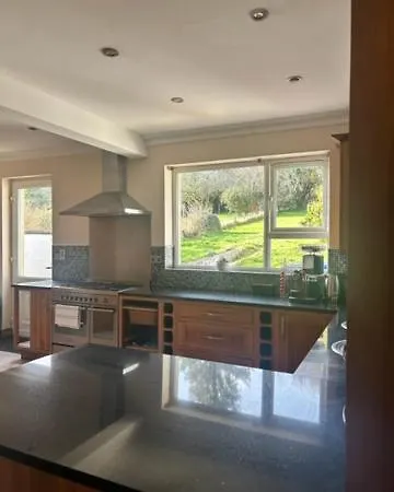 Sleeps 7. Town Center. Holiday home