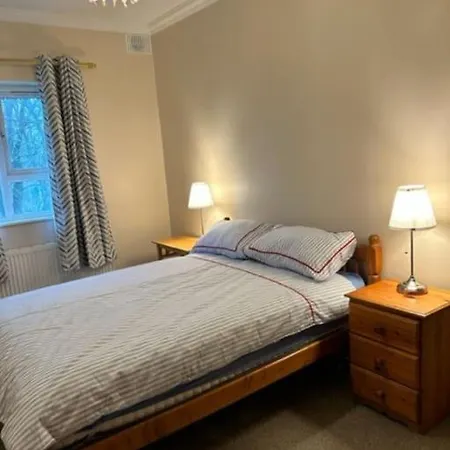 度假居 Sleeps 7. Town Center.